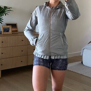 Lululemmon Athletica windbreaker